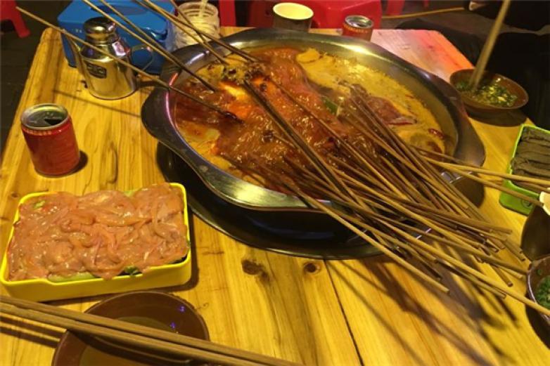 巴一味李记串串香